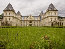 Italia : Residences of the Savoy Dynasty in Turin for Two