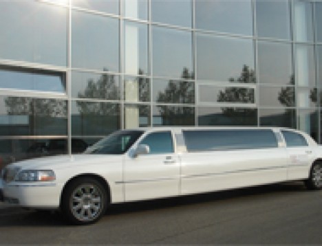 Lincoln Towncar Stretchlimousine Wien