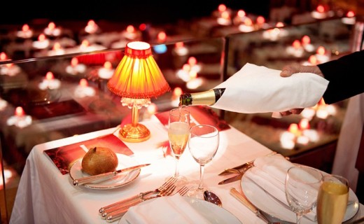 Moulin Rouge Paris mit Abendessen für zwei Personen