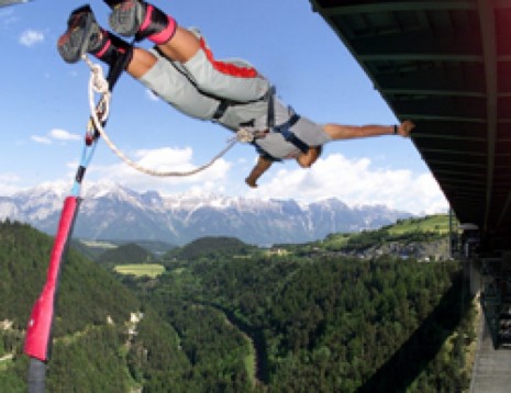 192 m Bungy Sprung von der Europabrücke