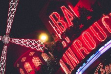 Moulin Rouge Paris mit Abendessen für zwei Personen