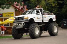 Jazda Monster Truckiem 30 minut