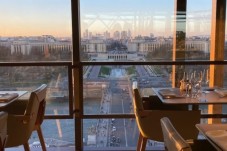 Déjeuner à la Tour Eiffel - 2 Menus enfant - (4-11ans)