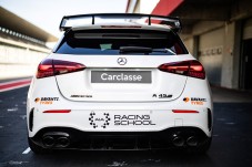 Conduzir um Mercedes AMG CLA45 2 voltas + 1 volta em co-piloto