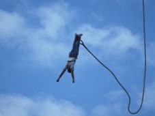192 m Bungy Sprung von der Europabrücke